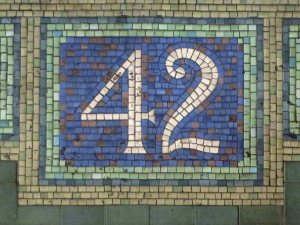 Общество: Математики сумели выразить число 42 через сумму трех кубов. На поиски решения ушло 65 лет