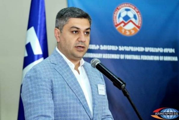 Общество: Директор СНБ Армении готовит «революцию» в армянском футболе — посол