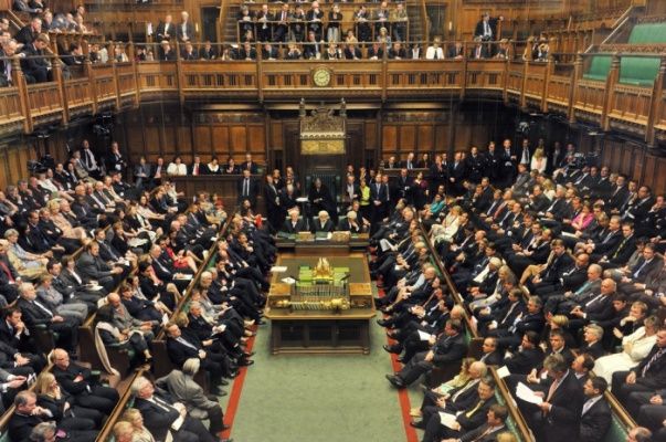 Политика: Парламент Великобритании официально распущен до 14 октября
