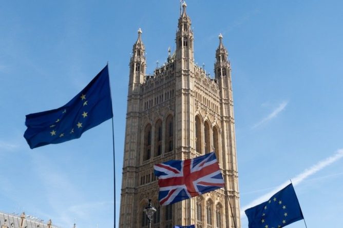 Политика: Лондон озвучил кризисные сценарии при жестком «Брекзите»