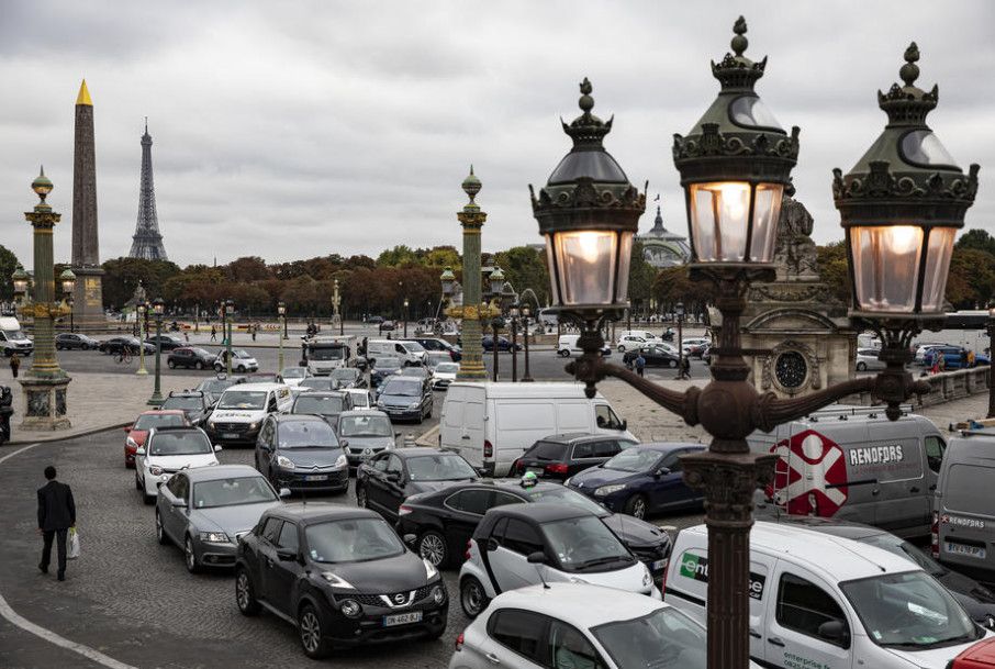 Забастовки работников транспортной отрасли парализовали весь Париж