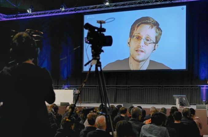 Общество: Сноуден женился в России