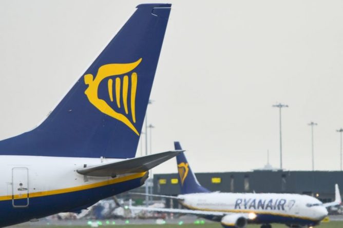Общество: Пилоты авиакомпании Ryanair планируют акции протеста
