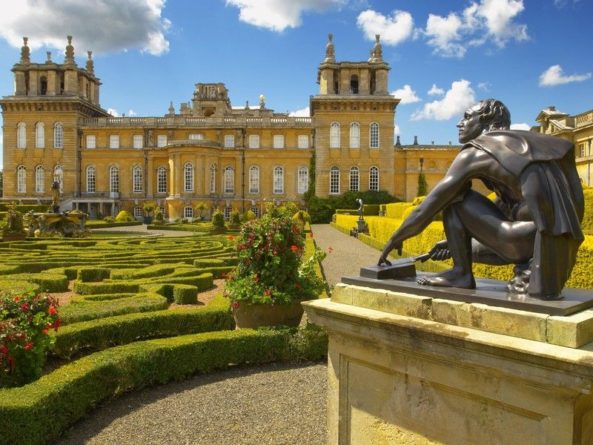 Общество: Воры похитили золотой унитаз из дворца в Оксфордшире