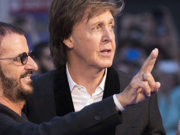Общество: Маккартни и Старр исполнят последнюю песню Леннона