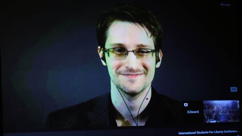 Общество: Сноуден заявил о желании получить убежище во Франции