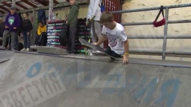 Общество: Безногий мальчик из Петербурга рассказал, как обуздал скейтборд