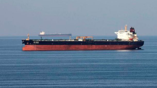 Общество: Иран захватил судно с горючим в Персидском заливе