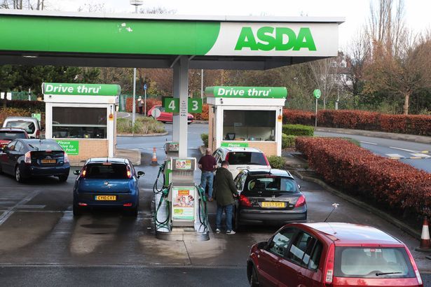 Общество: Британские сетевые супермаркеты снизили цены на топливо