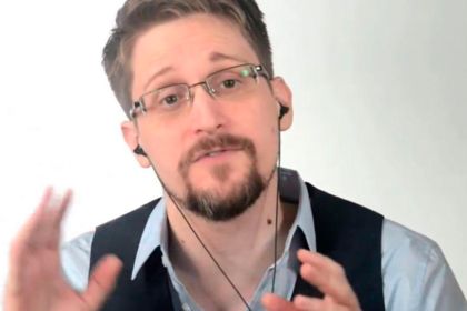 Общество: Сноуден предупредил об опасностях WhatsApp и Telegram