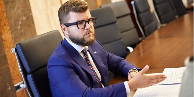 Общество: 