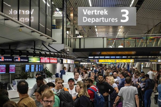 Общество: МИД предупредил о возможных проблемах с транспортом во Франции и Нидерландах