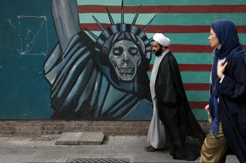 Общество: Нефть взлетела, рубль укрепился, Иран содрогнулся
