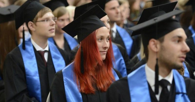 Общество: Эстонские вузы надеются переманить русскоязычных студентов из Латвии