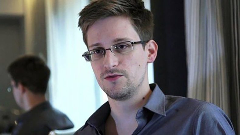 Общество: Власти США подали иск против Сноудена из-за его книги