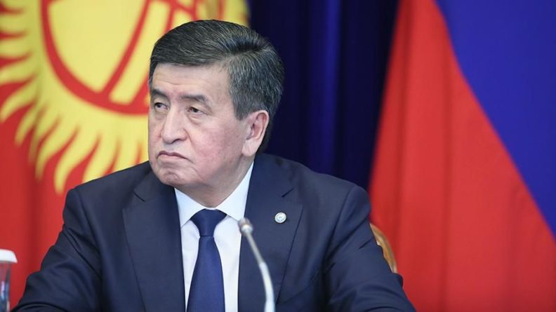 Общество: Президент Киргизии выступил против перехода на латиницу