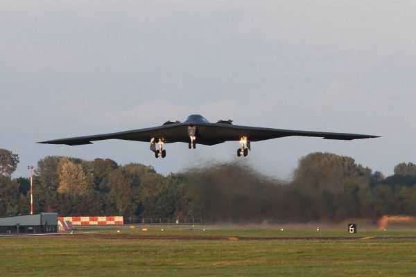 Общество: Бомбардировщики-невидимки B-2А ВВС США покинули Великобританию