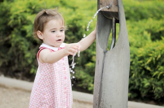 Общество: Питьевые фонтанчики в Лондоне помогают сохранить окружающую среду