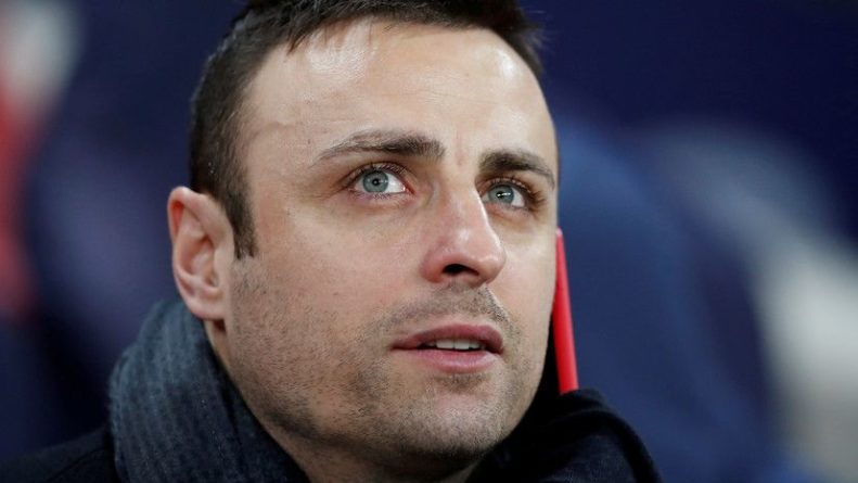 Общество: Экс-футболист МЮ Бербатов объявил о завершении карьеры