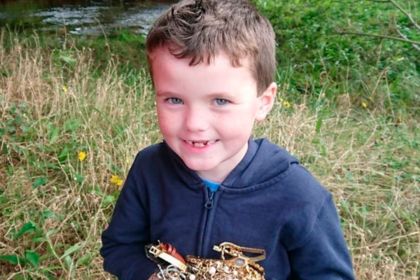 Общество: Мальчик нашел в реке тайник с драгоценностями