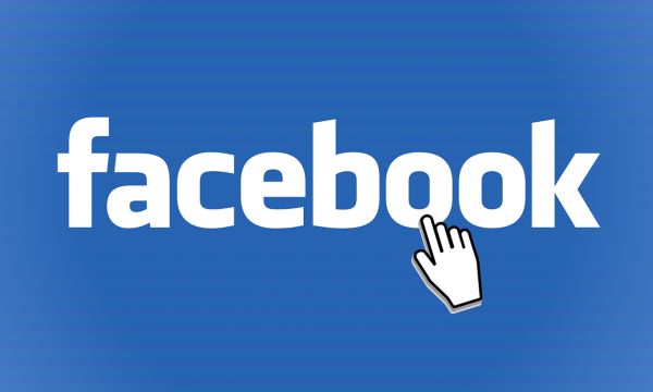 Общество: Facebook приостановил работу тысяч приложений
