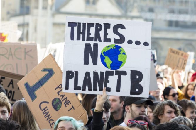 Общество: Великобритания присоединилась к всемирной акции в защиту климата
