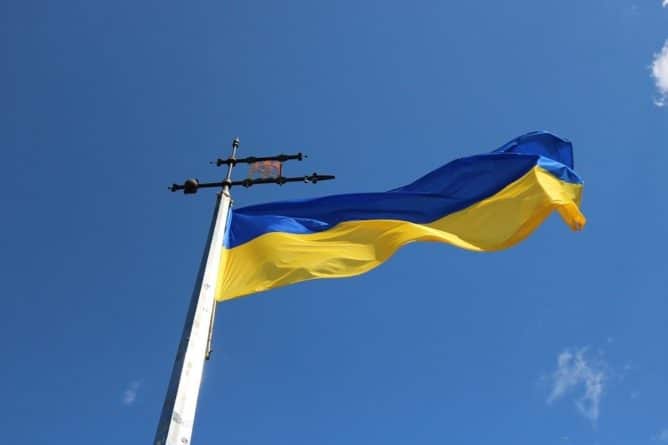 Общество: В партии Зеленского заявили о расхождении ценностей Украины с «трещащим по швам» ЕС