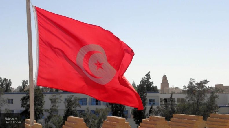 Общество: Сотрудники отеля в Тунисе взяли в заложники туристов, требуя повторной оплаты туров