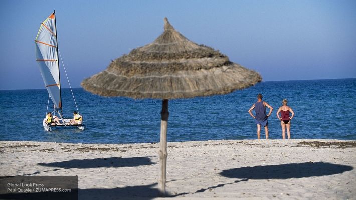 Общество: В Тунисе британские туристы не могут покинуть отель из-за проблем с оплатой