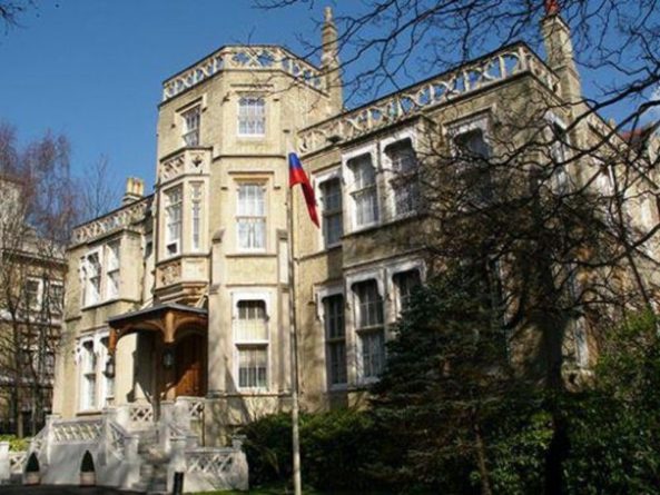Общество: Посольство РФ прокомментировало возможный иск отравленного в Эймсбери
