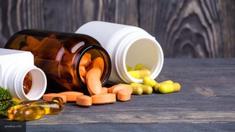 Общество: Фармаколог рассказал, какие продукты нельзя употреблять вместе с лекарствами