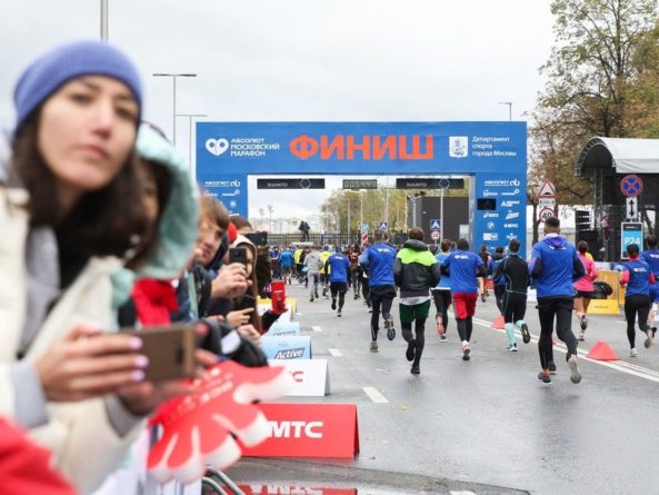 Общество: Победителем Московского марафона стал Искандер Ядгаров