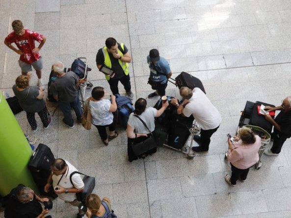 Тысячи клиентов закрывшейся турфирмы Thomas Cook находятся в Турции 24092019 Общество: Тысячи клиентов закрывшейся турфирмы Thomas Cook находятся в Турции