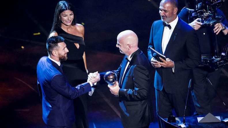 Общество: Впереди ван Дейка и Роналду: Месси в шестой раз признан ФИФА лучшим футболистом мира