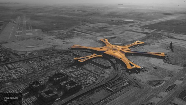 Общество: Новый крупнейший в мире международный аэропорт "Дасин" в Пекине начал работать