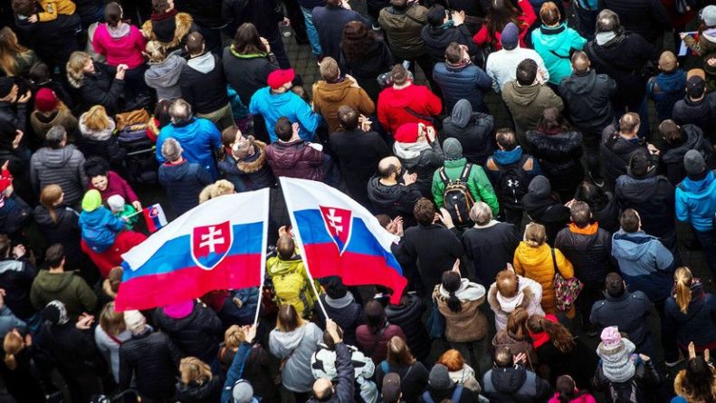 Общество: В поисках новых партнёров: в Польше раскритиковали сближение Словакии с Россией
