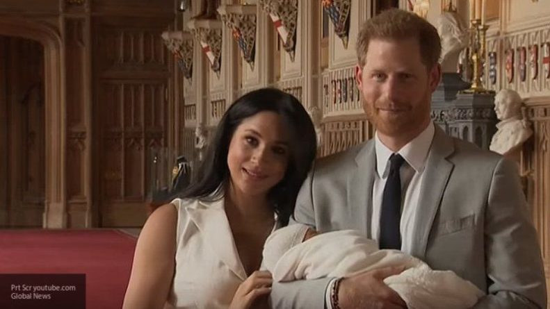 Общество: Принц Гарри и Меган Маркл впервые взяли на официальный прием маленького сына