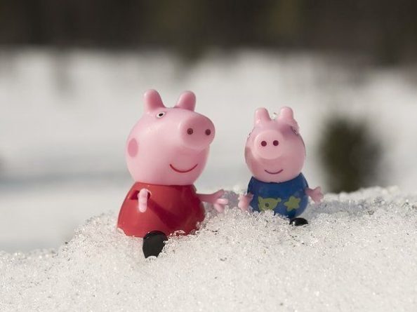 Общество: Британский владелец прав на свинку Пеппу подал иск на 33 млн рублей к производителю игрушек в России