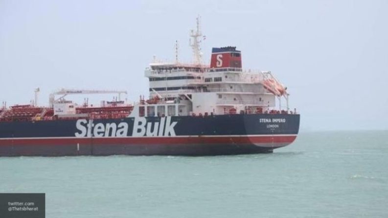 Общество: Задержанный в Иране британский танкер двинулся в сторону международных вод
