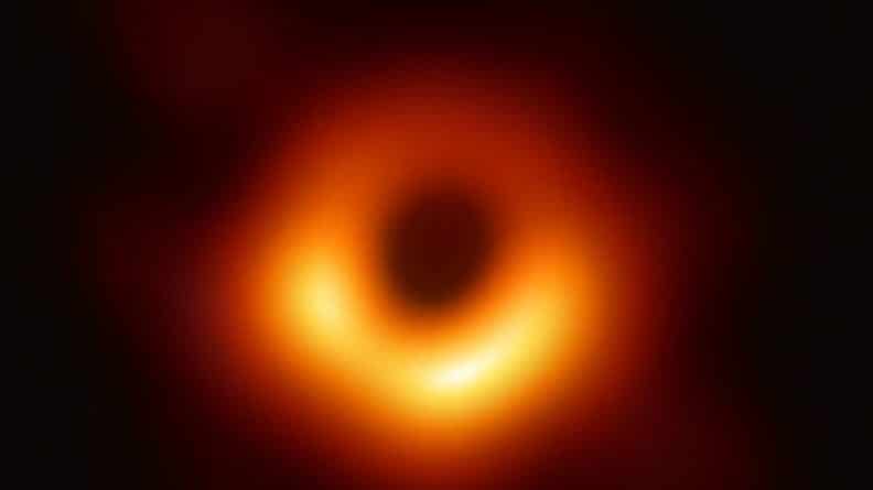 Общество: Черная дыра проникла в Солнечную систему: ее размеры ошарашили ученых