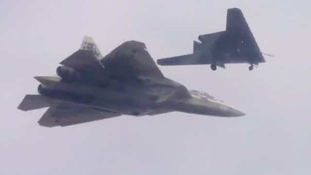 Общество: Совместный полет "Охотника" и Су-57 вызвал восторг на Западе