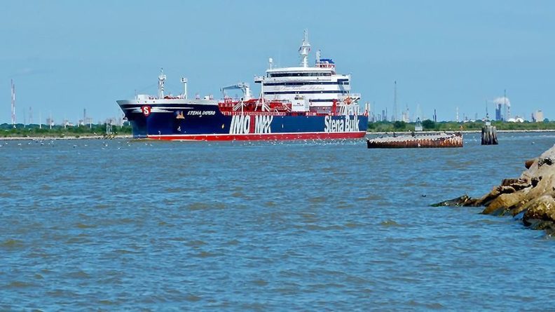 Общество: Задержанный Ираном танкер Stena Impero прибыл в порт ОАЭ
