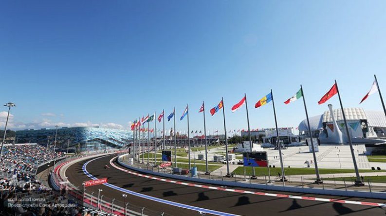 Общество: Песков ответил на слухи о переносе гонки "Формула-1" в Петербург