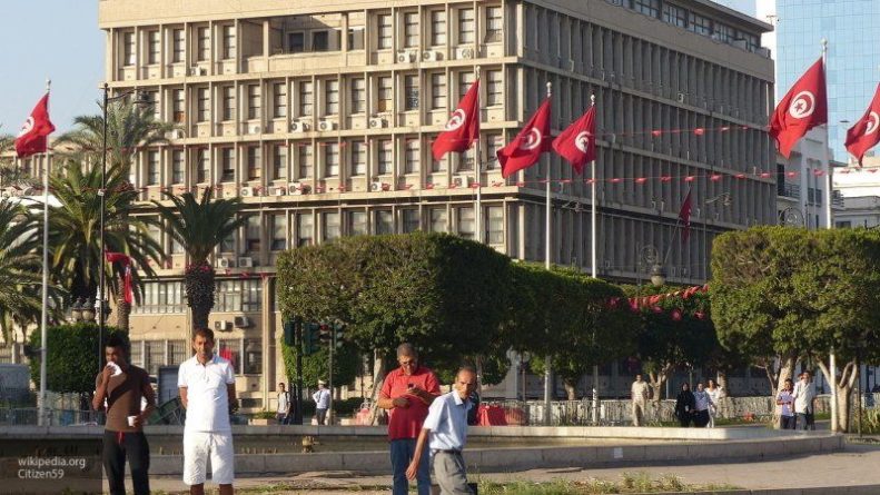 Общество: Туристов в Тунисе удерживали в отелях из-за банкротства туристической фирмы