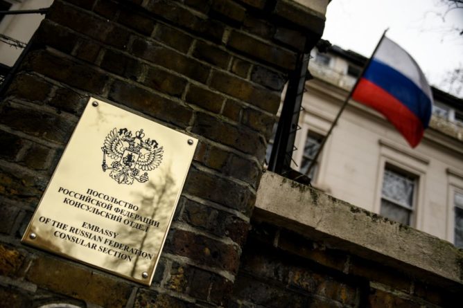 Общество: Посольство России обвинило Британию в придумывании угроз