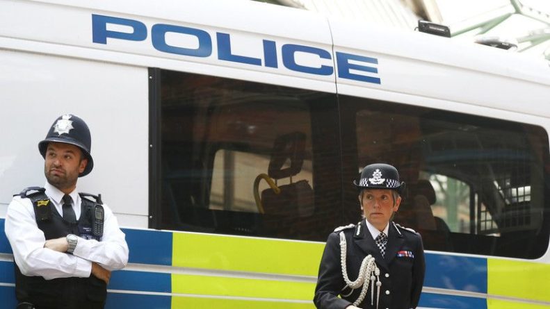 Общество: Возле парламента Британии задержали пытавшегося поджечь себя мужчину