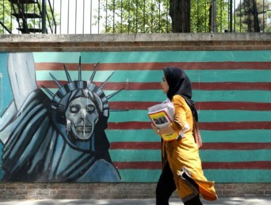 Общество: Суд Ирана вынес приговоры шпионам американской и британской разведок