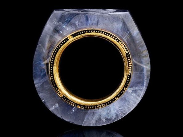 Общество: Так называемый «перстень Калигулы» будет продан