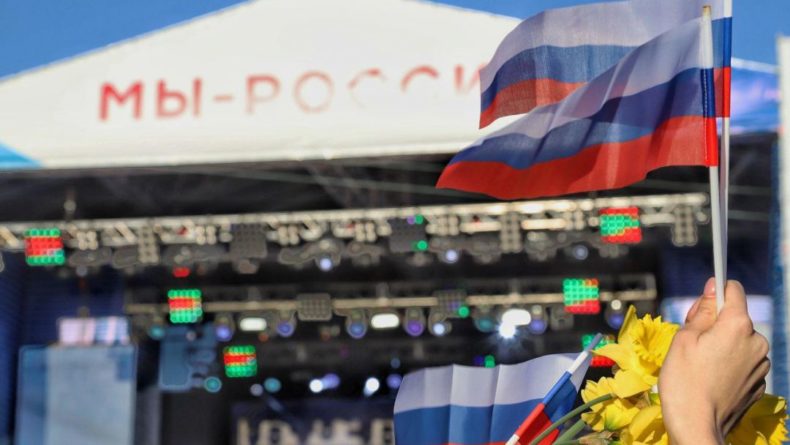 Общество: Более половины граждан РФ против учебы своих детей за границей