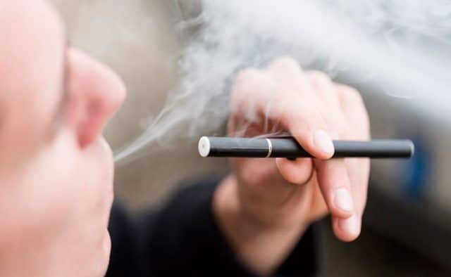 Общество: В мире растет количество погибших от электронных сигарет